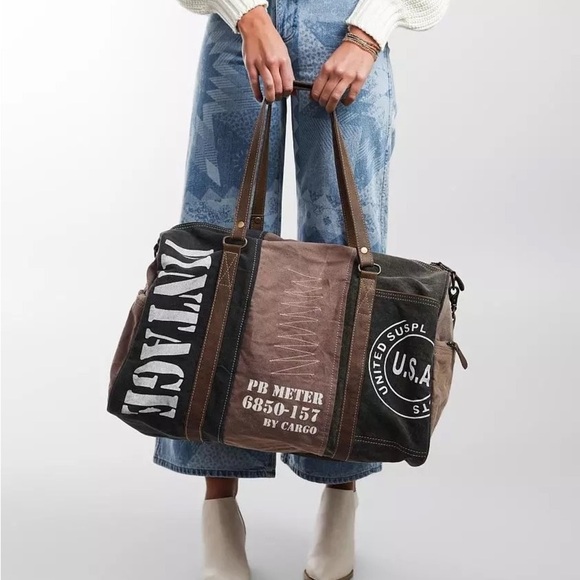 Myra Handbags & Accessories VINTAGE "USA" PRINT TRAVELLER BAG S-1001 8 19699 - Picture 1 of 6